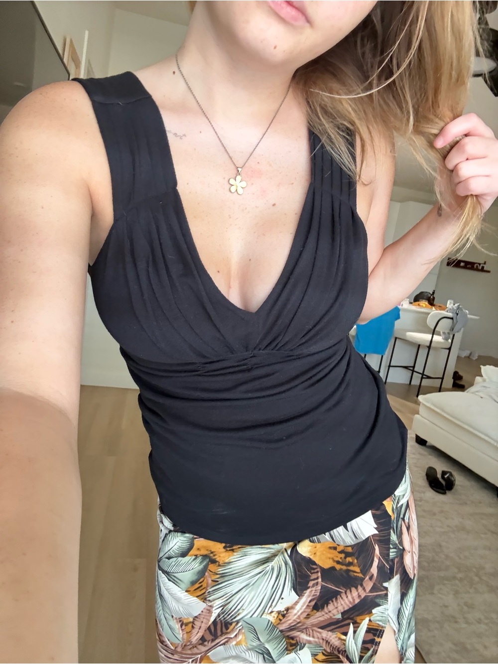 Bisou Bisou Black V-Neck Ruched Sleeveless Camisole